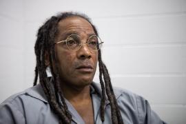 Un american a stat inchis aproape 43 de ani pentru o triplă crimă pe care n-a comis-o