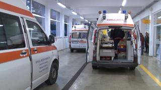 Fetiţa de 4 ani, scalpată de câinele agresiv al vecinilor, a stat şase ore în operaţie la spitalul din Galaţi