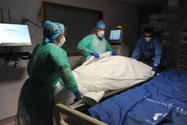 Doi adolescenți nevaccinați, de 15 și 18 ani, au murit de Covid