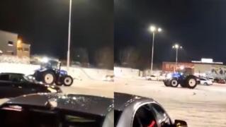 Drift-uri cu un tractor de deszăpezire, în Bacău. Imaginile au provocat mii de reacţii negative: primăria tocmai fusese amendată cu 3.000 de lei că nu a scos utilajele pe străzi | VIDEO