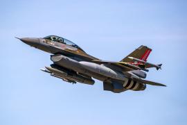 România cumpără 32 de avioane F-16, de 40 de ani vechime, din Norvegia cu 450 de milioane de euro. Sunt mai bune decât cele luate din Portugalia