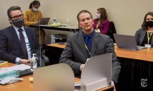 Derek Chauvin ar putea pleda "vinovat" în cazul morţii lui George Floyd. Strategia pregătită de fostul poliţist care a fost condamnat la 22 ani de închisoare