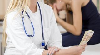 Doctoriță din Bihor, "turnată" de asistenta medicală. Într-o singură lună, ar fi luat șpagă de 334 de ori