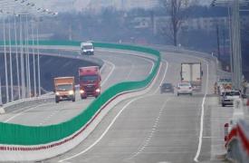 Se poate circula pe prima „autostradă nemţească” din România. Traficul a fost deschis pe drumul de beton