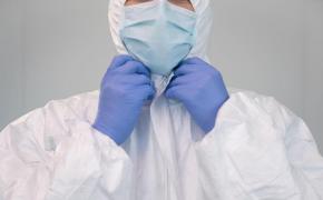 Oamenii de știință cercetează legătura dintre HIV netratat şi noile variante Covid, Delta şi Omicron