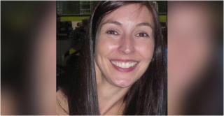 Profesioara acţiona împreună cu iubitul ei