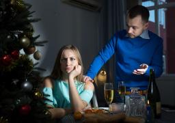 Top 3 zodii care îşi vor petrece Revelionul singure. Nativii care se despart la finalul anului 2021