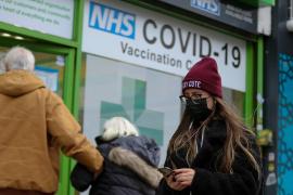 Anglia activează "Planul B". Boris Johnson a anunţat noi restricţii pentru a stopa pandemia