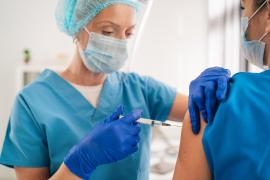 Aproape 33.000 de persoane vaccinate şi 240 de reacţii adverse în ultimele 24 de ore