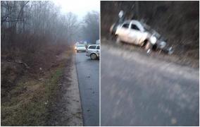 Accident mortal în Bihor. Un tânăr a dezrădăcinat cu maşina mai mulţi copaci, s-a răsturnat de mai multe ori pe şosea, apoi a murit, fiind aruncat prin parbriz