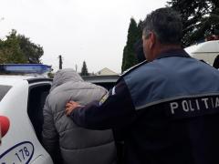 Hoț prins de polițiști făcând autostopul, la Bistrița-Năsăud