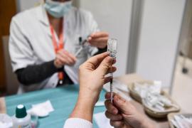 Din 10 februarie începe programarea pentru vaccinarea cu AstraZeneca