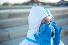 Doctorii suferă traume psihice frecvente din cauza Covid-19: "Mă enervează că tocmai de tata nu am reușit să am grijă", spune un medic spaniol