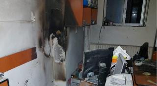 Incendiul izbucnit la Liceul Economic Ion Ghica, din Târgovişte, a fost stins în timp record de pompieri