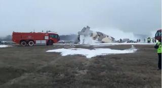 Imagini cu avionul dezintegrat pe pista