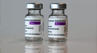 Peste 43.000 de doze de vaccin AstraZeneca ajung azi în România