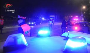 Românul care a sărit să-i bată pe carabinieri a fost arestat preventiv