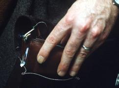 Un curier din Hunedoara și-a înscenat o tâlhărie ca să-și acopere o datorie