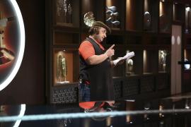 Chefi la cuțite. Marius Damian, actor și scenarist la Chefi la Cuțite îi ia la „roast” pe chefii Bontea, Dumitrescu și Scărlătescu