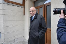 Irinel Popescu şi Vasile Ciurchea sunt acuzaţi că au prejudiciat bugetul CNAS cu peste opt milioane de euro