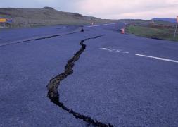 O șosea din Islanda a fost avariată în urma activității seismice din zonă, în Islanda