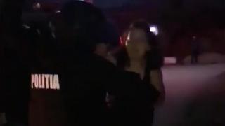 Momentul scandalos în care mascaţii au descins la o adresă greşită şi au intrat cu forţa în casa unor femei din Ilfov