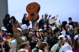 Mii de oameni au participat la călătoria apostolică a Papei Francisc