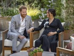 Meghan și Harry, puși la zid de tabloidele britanice după acuzațiile aduse Casei Regale: