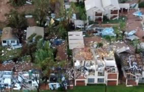 Ciclonul tropical Seroja a ras un oraş întreg de pe faţa pământului, în Australia. Autorităţi: "Copaci uriaşi s-au rupt ca morcovii"