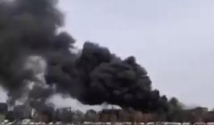 Incendiu uriaş în oraşul Sankt-Petersburg: Un pompier a murit încercând să stingă flăcările