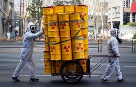 China i-a cerut unui oficial japonez să bea apă radioactivă tratată, de la centrala nucleară de la Fukushima