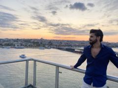 Azi, de la 20:30, o nouă ediție Burlacul.