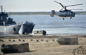 Peste 100.000 de militari ruşi, comasaţi la frontiera Ucrainei. Rusia plănuieşte să blocheze Marea Neagră. Reacţia SUA