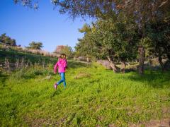 Mai mulți copii de 12-13 ani au încercat să-i dea foc unei fetițe pe care au văzut-o în parc, în Marea Britanie