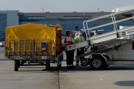 Transport pe aeroport de echipamente medicale