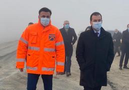 Ludovic Orban a verificat stadiul lucrărilor efectuate pe șantierul Drumului Expres, Craiova - Pitești, Tronsonul 2, alături de Bogdan Bratu, şeful DRDP Craiova