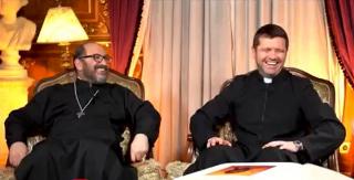 Separaţi de dogme, uniţi de credinţă. Preoţii Constantin Necula şi Francisc Doboş vorbesc cu bucurie despre cruce şi comuniune