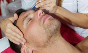 Cine este poliţistul prins la pensat în timpul programului