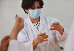 INSP: A fost identificată o variantă "indiană" a coronavirusului, B.1.617.2, la o persoană sosită în România. Focar de COVID în Brașov