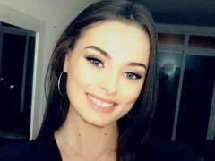 O chelneriţă din Marea Britanie s-a sinucis la 23 de ani, cu doar câteva zile înainte de aniversarea sa. Tânăra a lăsat un bilet de adio