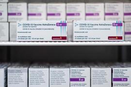 Vaccinul AstraZeneca oprit de la producţie, în SUA. Controlul fabricii care producea serul, preluat de Johnson&Johnson