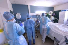 Numărul cazurilor Covid a crescut cu 30% în valul trei față de valul doi, în România