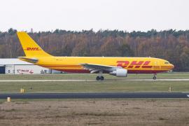 Peste 500.000 de doze de vaccin Pfizer sosesc luni în România. Transportul întârzie