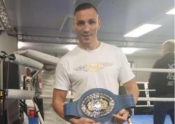 Boxerul român Alexandru Jur se bate cu un irlandez născut la Londra pentru centura de campion european