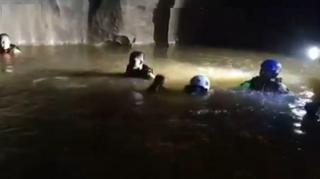 Călugăr budist găsit în viață într-o peșteră inundată, în Thailanda, unde rămăsese blocat de patru zile