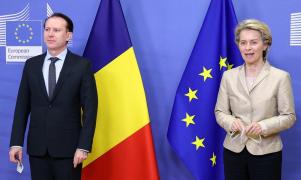 Florin Cîţu, premierul României, împreună cu  Ursula Von Der Leyen, preşedintele Comisiei Europene