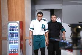 Chef Sorin Bontea pierde primul concurent în sezonul 9: ”Toată echipa a plâns”