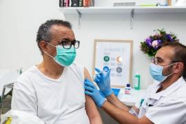 Tedros Adhanom Ghebreyesus primește vaccinul împotriva Covid-19