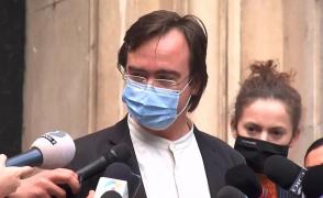 Prefectul Capitalei a anunţat că se poate renunţa la mască în interior, într-un birou unde toate persoanele sunt vaccinate