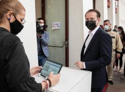 Premierul Florin Cîțu, la TNB